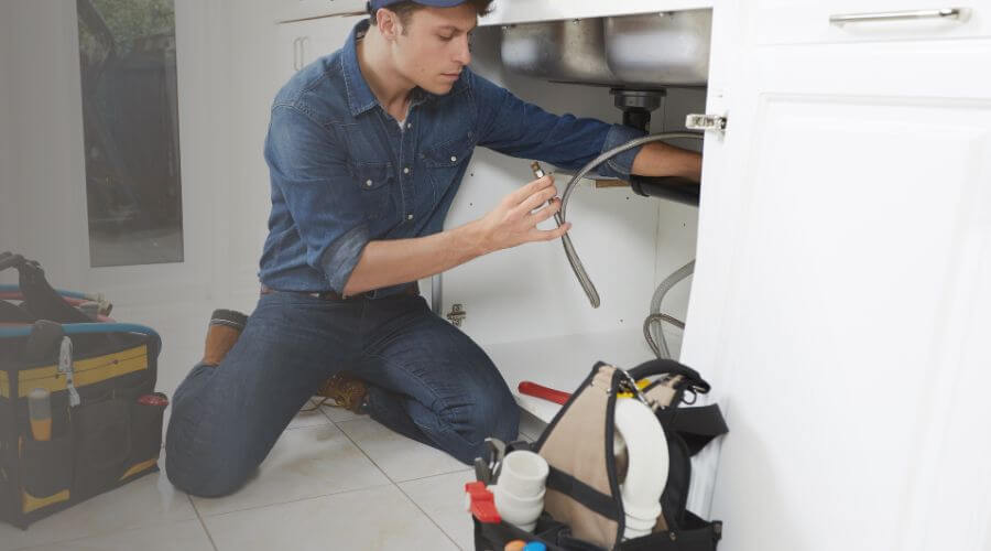 Expert burst pipe repair services in Chrisman, IL